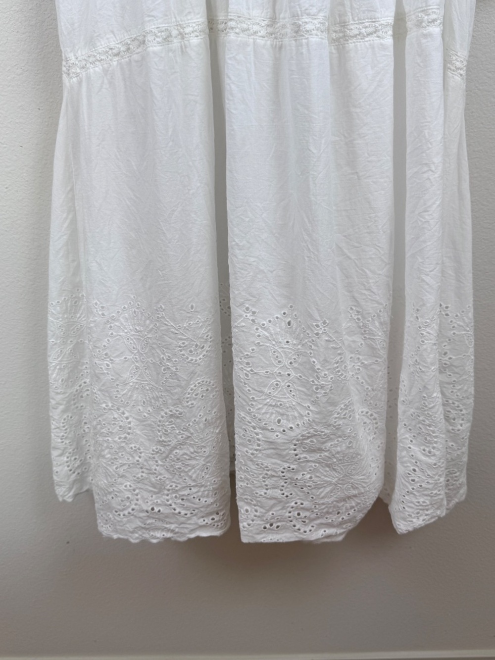 Pretty ZARA Oyster White Eyelet Embroidered Midi V Neck Lined Dress / Size Small - Picture 8 of 13